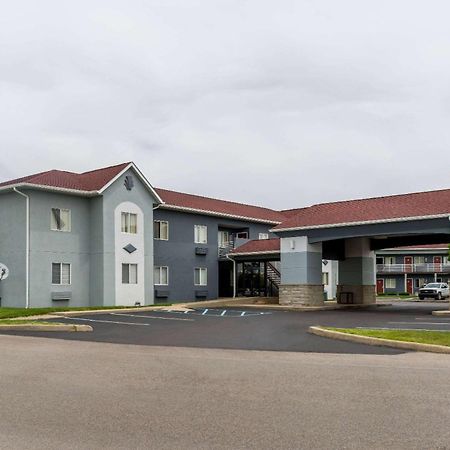 Super 8 By Wyndham Indianapolis/Ne/Castleton Area Hotel Екстериор снимка