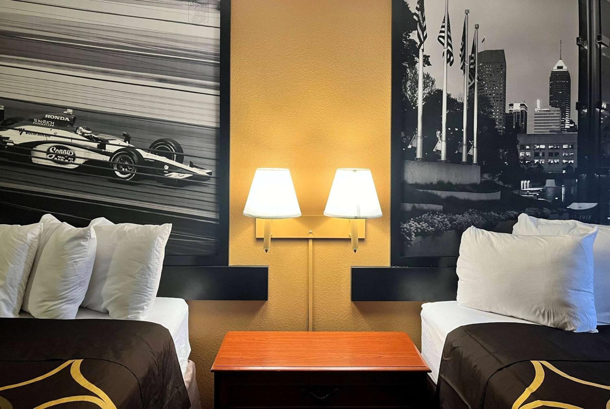 Super 8 By Wyndham Indianapolis/Ne/Castleton Area Hotel Екстериор снимка