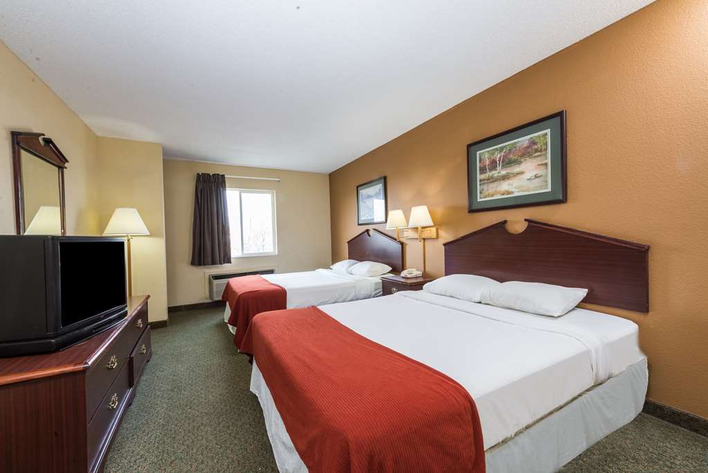Super 8 By Wyndham Indianapolis/Ne/Castleton Area Hotel Стая снимка